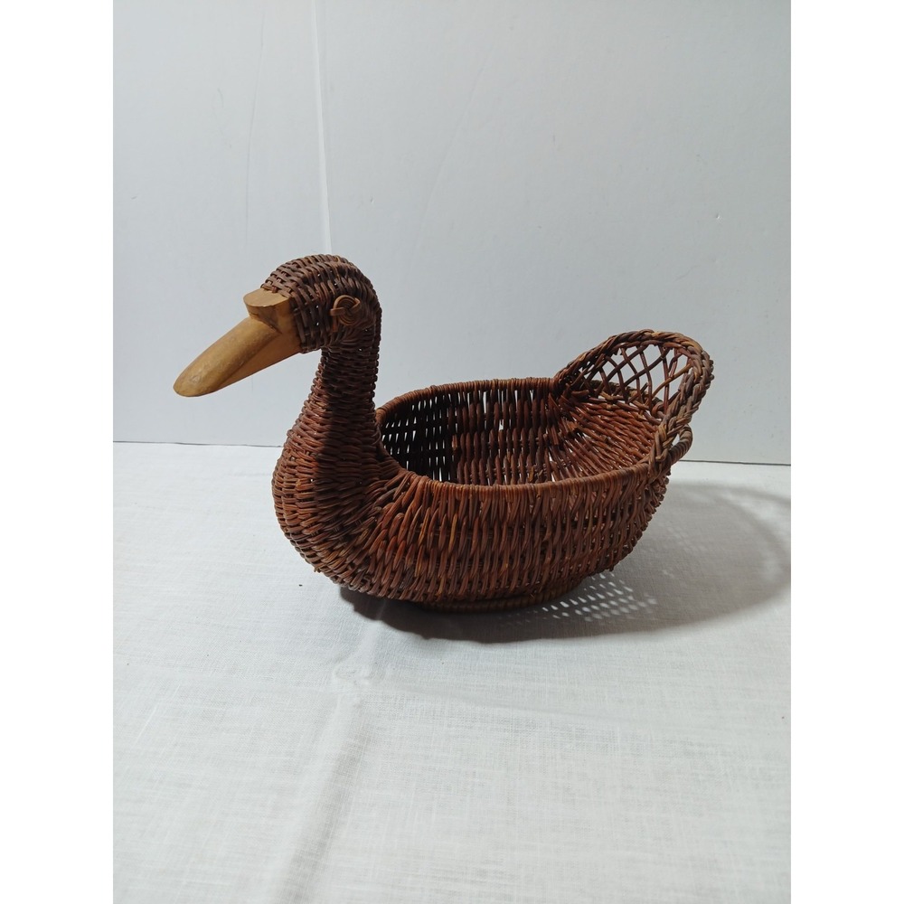 Wicker Duck Shaped Decorative Basket Brown Country Style Indoor Handmade Medium